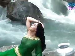 वास्तव में हिंदी में फुल सेक्सी फिल्म सफेद गधा