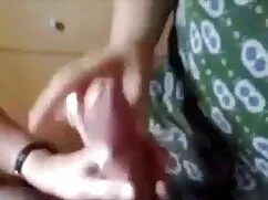 चुटकी ली और हिंदी फुल सेक्सी मूवी चुदाई की