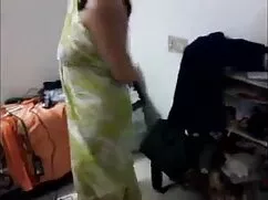 प्राकृतिक स्तनों महिलाओं फुल सेक्सी मूवी वीडियो में चुंबन और एक दूसरे को पुचकारना