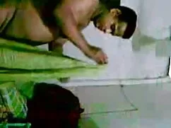 जापानी सेक्सी पिक्चर मूवी फुल एचडी लड़की बंधी हुई है और एक कठोर मुर्गा पर कुतरना है